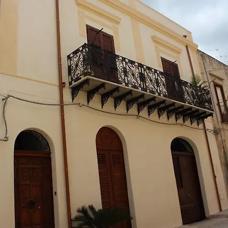 Palazzo Taormina *
