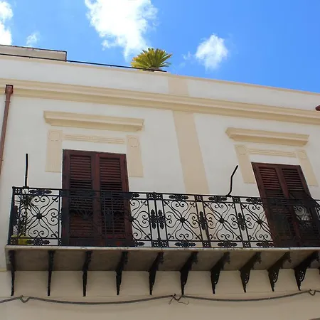 Palazzo Taormina Castellammare del Golfo